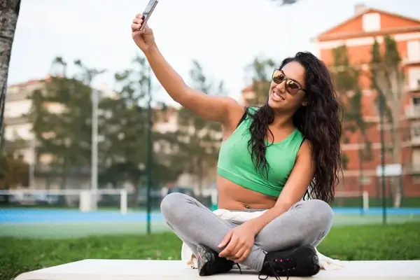 Mädchen macht Selfies