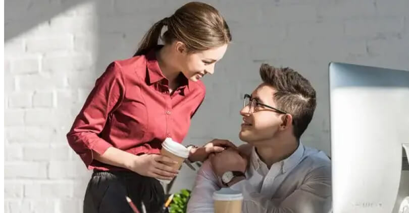 Romantik am Arbeitsplatz: Liebe und Professionalität