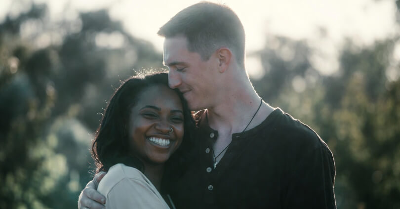 Warum wir heimlich alle von wildem Sex mit Ausländern träumen